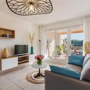  Apartment La Girelle De Vacances Giens